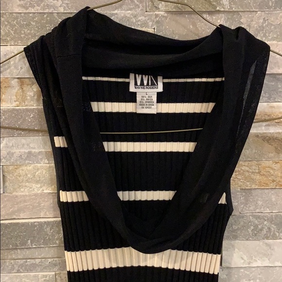 A striped top - Picture 2 of 3